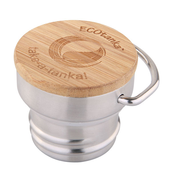 Hochwertiger Edelstahldeckel mit Bambus Einlage. Leicht und langlebig. A bottle for life.