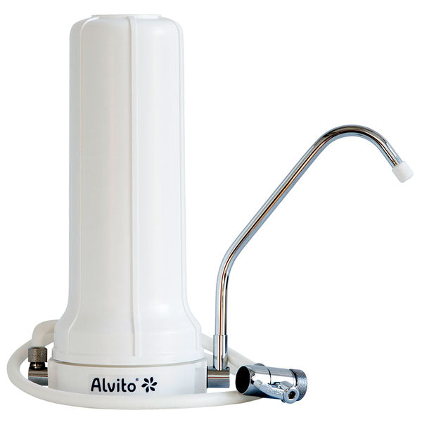 Aktivkohle Block Filter entfernen sicher Schwermetalle und Arzneimittelrückstände aus dem Leitungswasser.