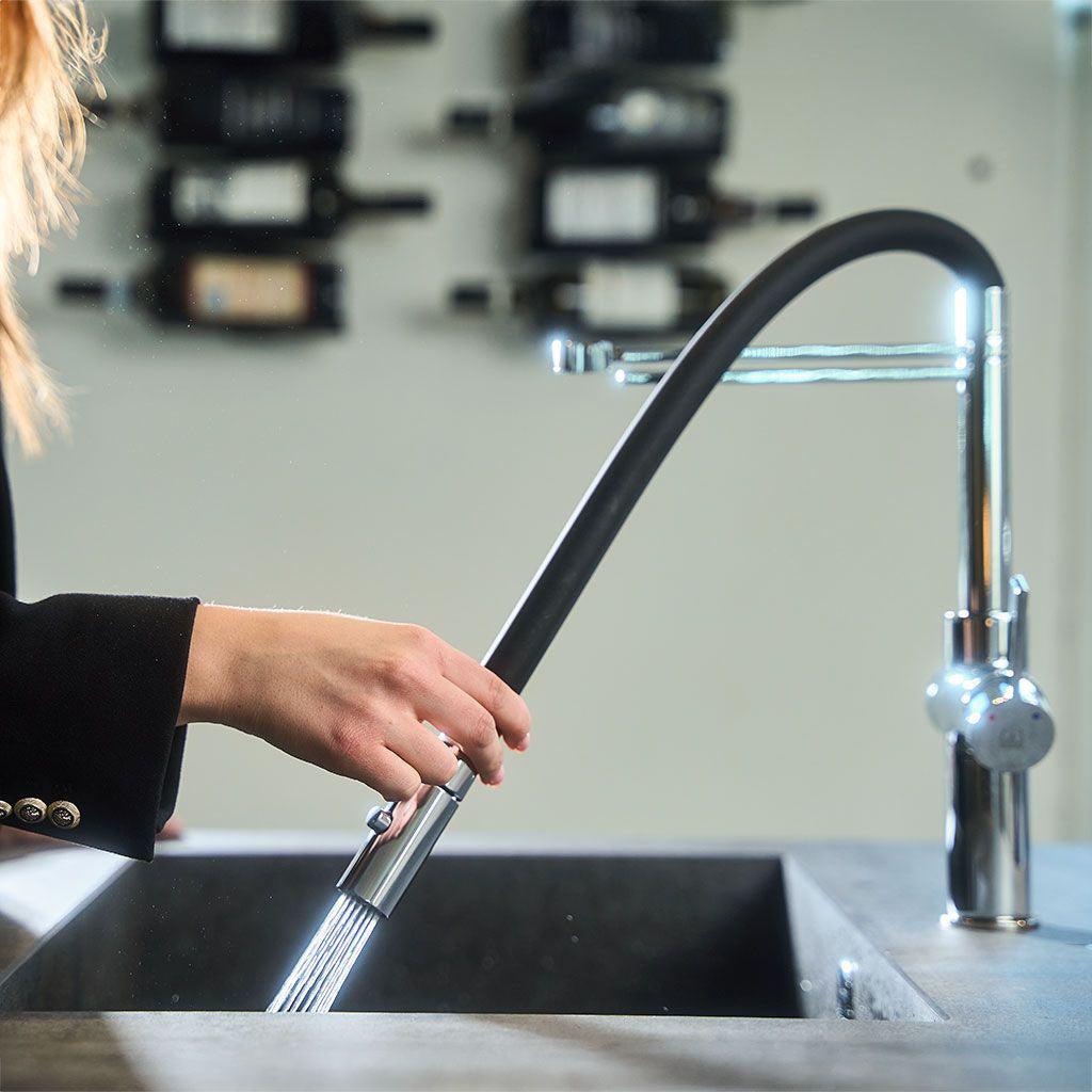 Armatur_Levanto_Neo_verchromt-black-3